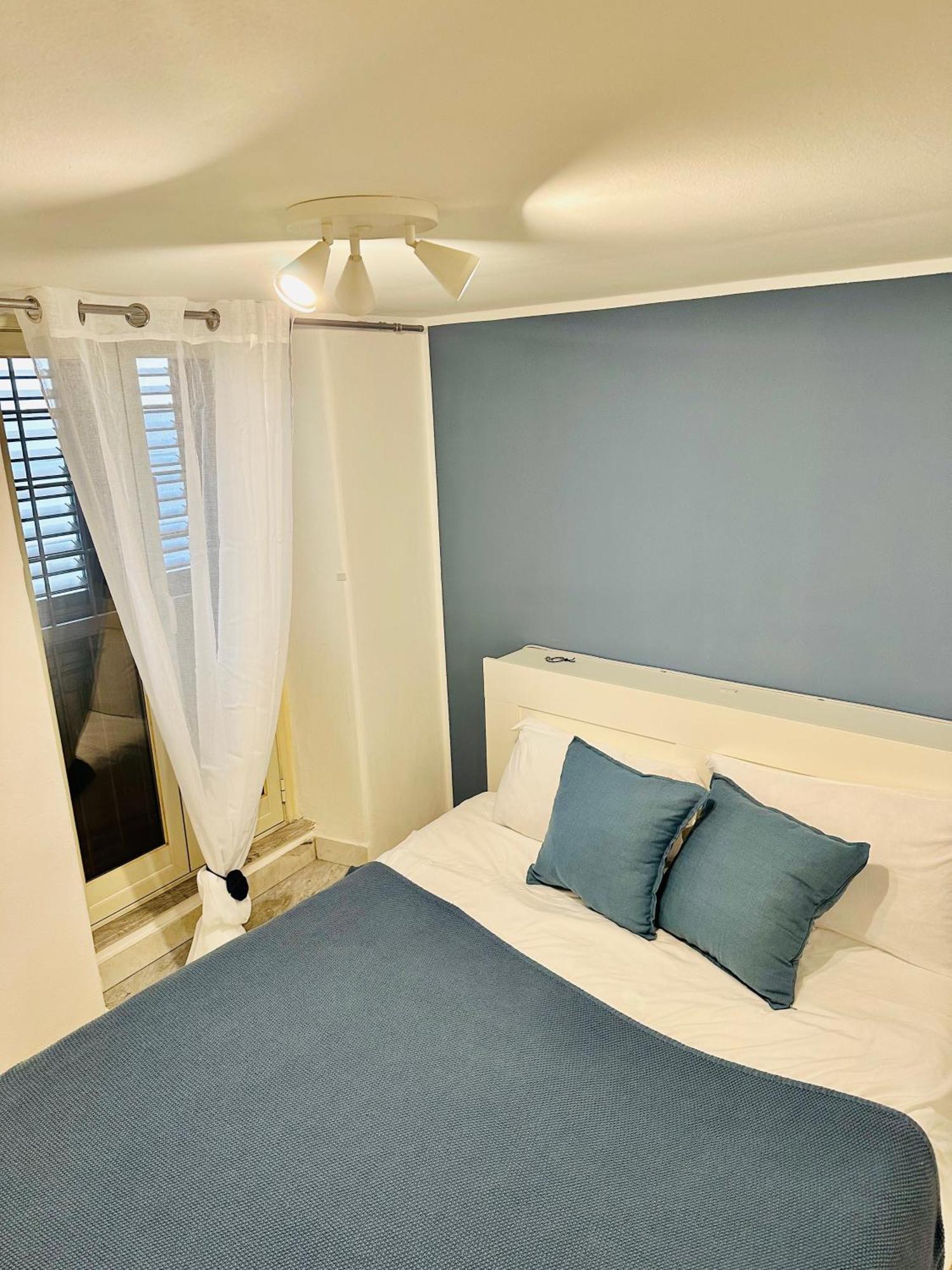 Blue Charm Exclusive Apartment